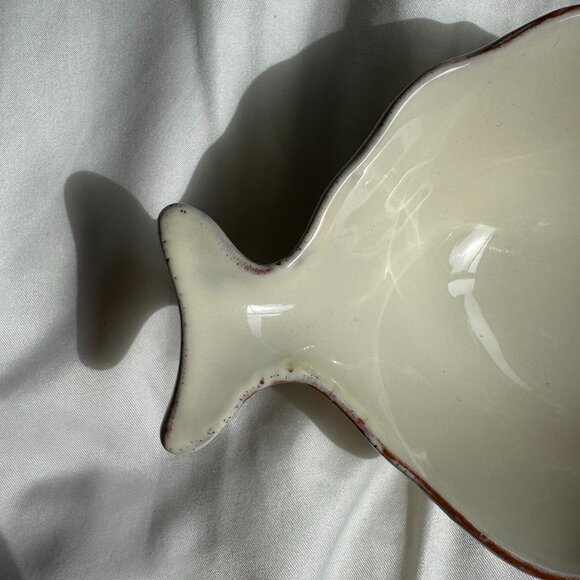 EUC, VIETRI Italy Pesce Crema White Fish Shape Condiment Bowl Dish, China, 6 in. - Picture 4 of 10